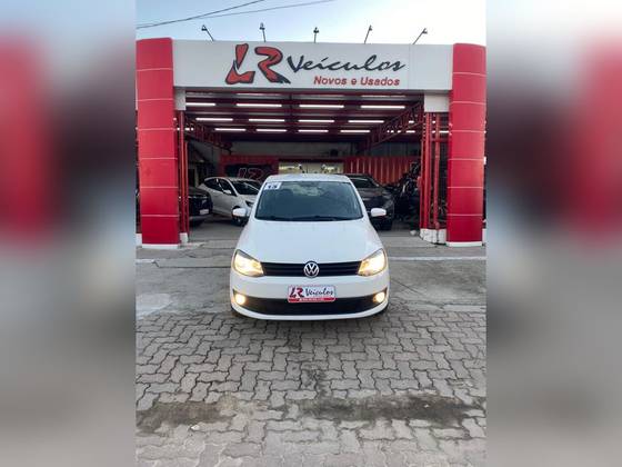 VOLKSWAGEN FOX 1.0 MI TREND 8V FLEX 4P MANUAL VOLKSWAGEN FOX 1.0 MI TREND 8V FLEX 4P MANUAL
